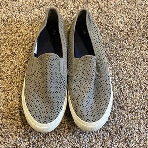 Sperry slip on shoes
